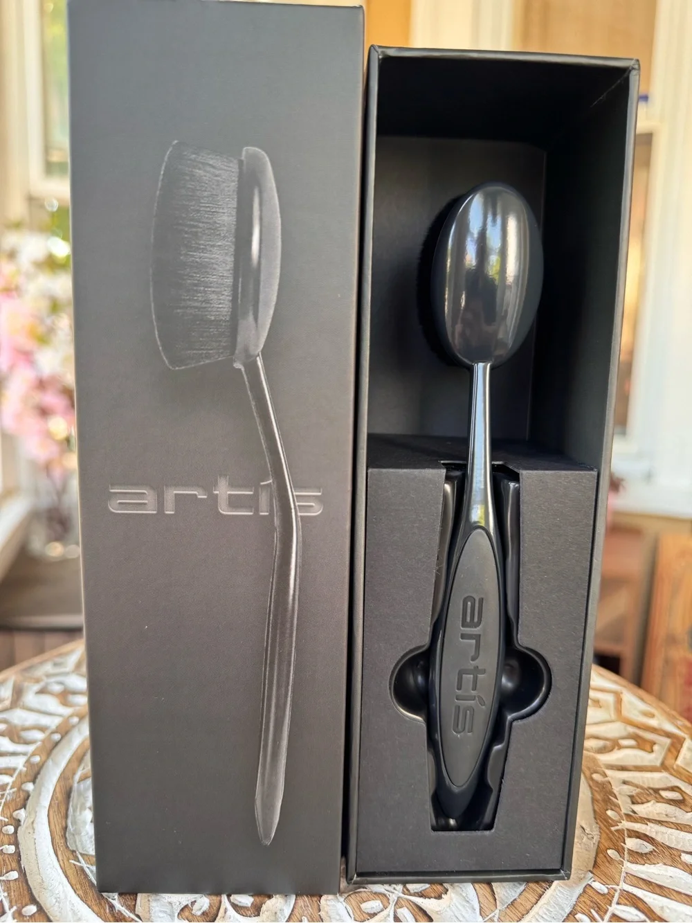 Artis Elite Oval 7 Makeup Brush Black Finish New in Box MSRP $80